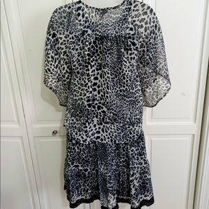 Women 2 piece Animal Print skirt set. Excellent condition.